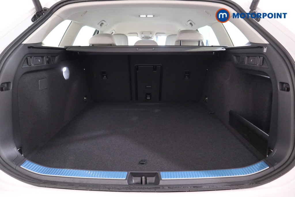 Volkswagen Passat Life Automatic Petrol Plug-In Hybrid Estate - Stock Number (1573342) - 14th supplementary image