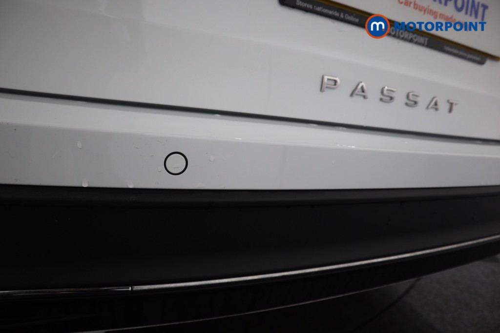 Volkswagen Passat Life Automatic Petrol Plug-In Hybrid Estate - Stock Number (1573342) - 20th supplementary image