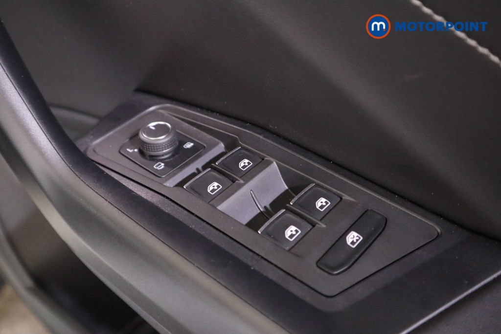 Volkswagen T-Roc R-Line Automatic Petrol SUV - Stock Number (1574023) - 11th supplementary image