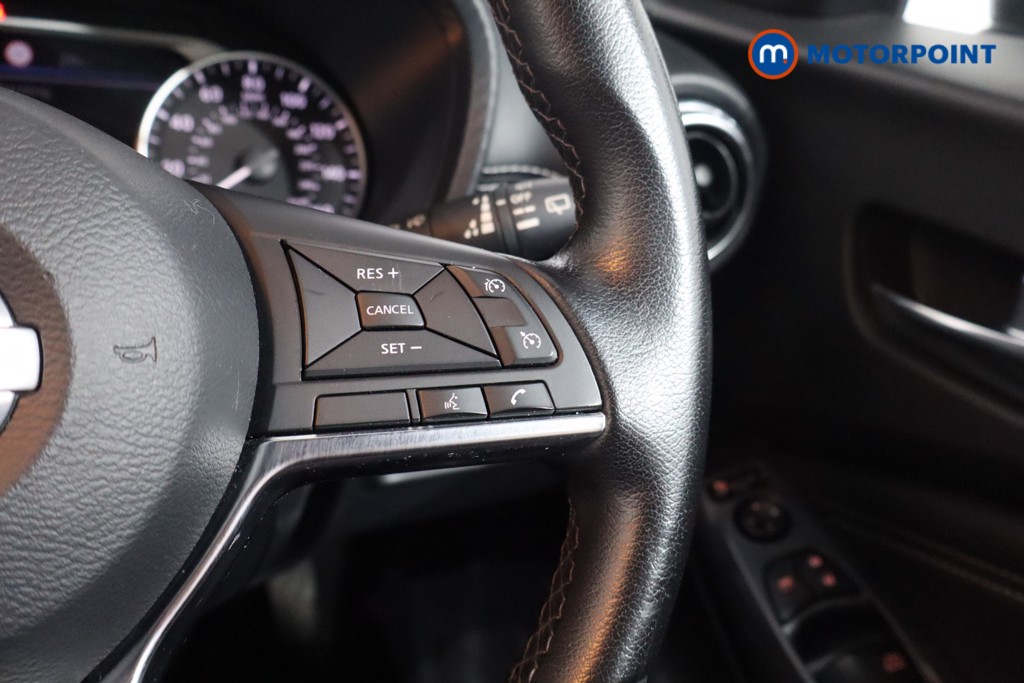 Nissan Juke N-Connecta Manual Petrol SUV - Stock Number (1566143) - 9th supplementary image