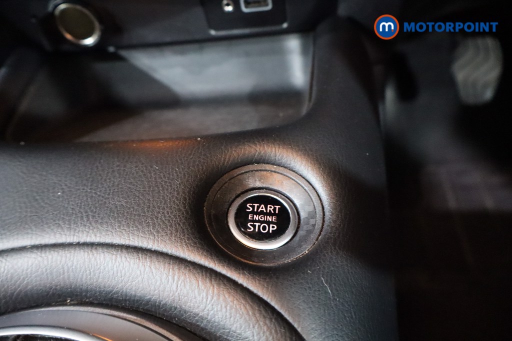 Nissan Juke N-Connecta Manual Petrol SUV - Stock Number (1566143) - 20th supplementary image