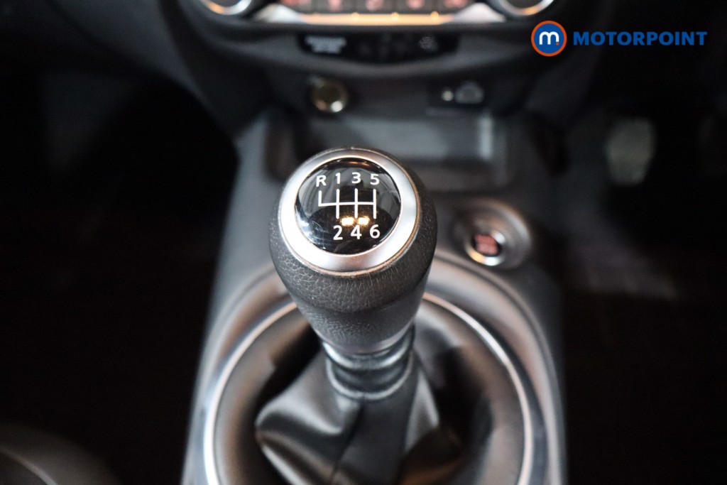 Nissan Juke N-Connecta Manual Petrol SUV - Stock Number (1566143) - 21st supplementary image