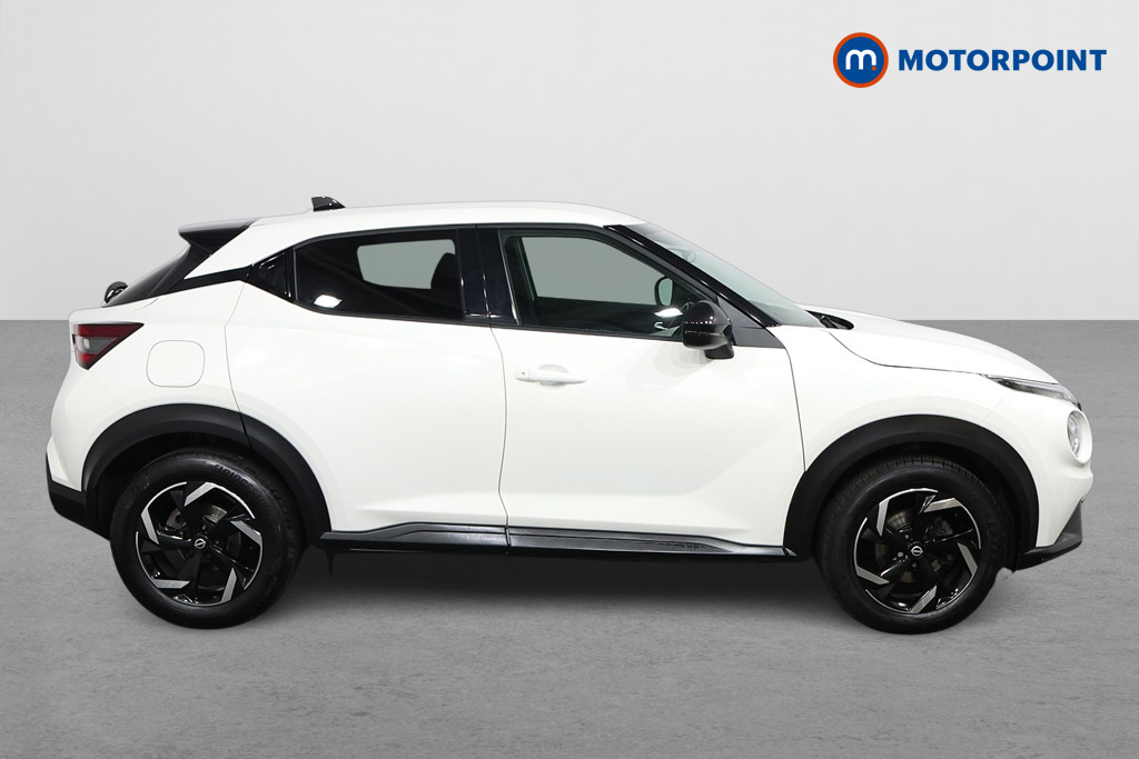 Nissan Juke N-Connecta Manual Petrol SUV - Stock Number (1566143) - Drivers side