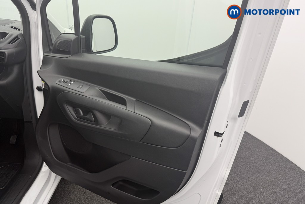Vauxhall Combo Cargo Prime Automatic Electric Panel Van - Stock Number (1567292) - 6th supplementary image