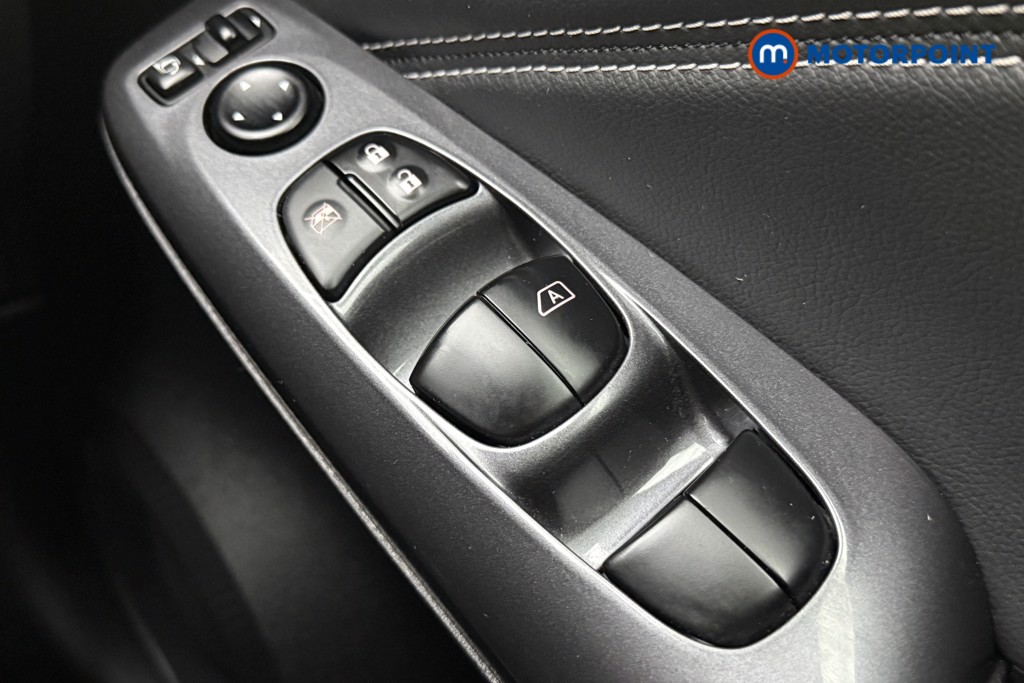 Nissan Juke N-Connecta Automatic Petrol SUV - Stock Number (1569823) - 18th supplementary image