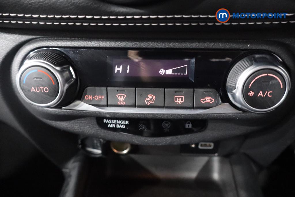 Nissan Juke N-Connecta Automatic Petrol SUV - Stock Number (1572659) - 4th supplementary image