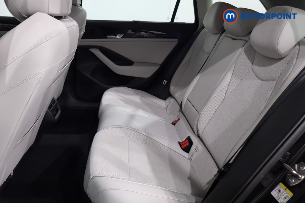 Volkswagen Passat Life Automatic Petrol Plug-In Hybrid Estate - Stock Number (1573323) - 5th supplementary image