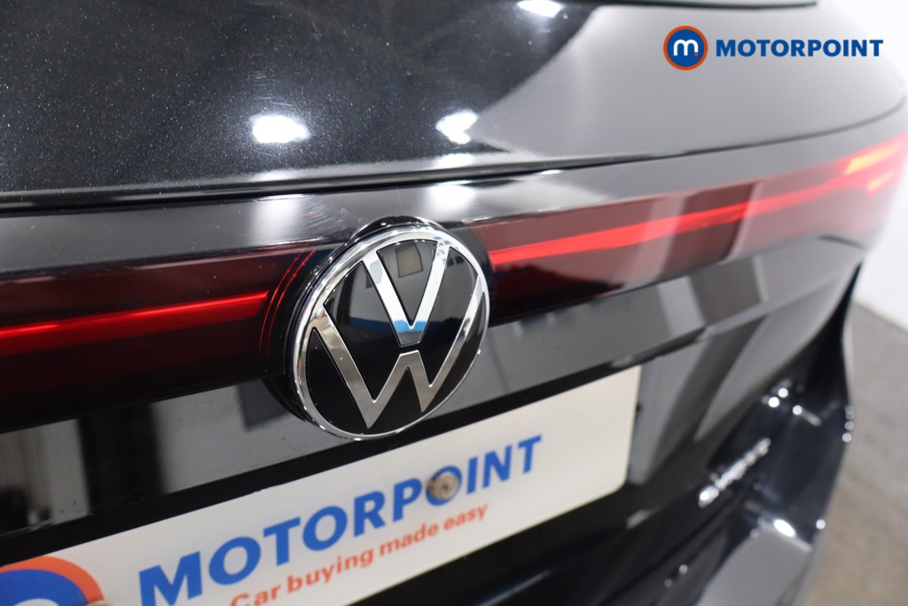 Volkswagen Passat Life Automatic Petrol Plug-In Hybrid Estate - Stock Number (1573323) - 24th supplementary image