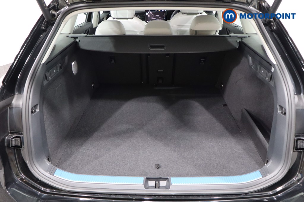 Volkswagen Passat Life Automatic Petrol Plug-In Hybrid Estate - Stock Number (1573323) - 29th supplementary image