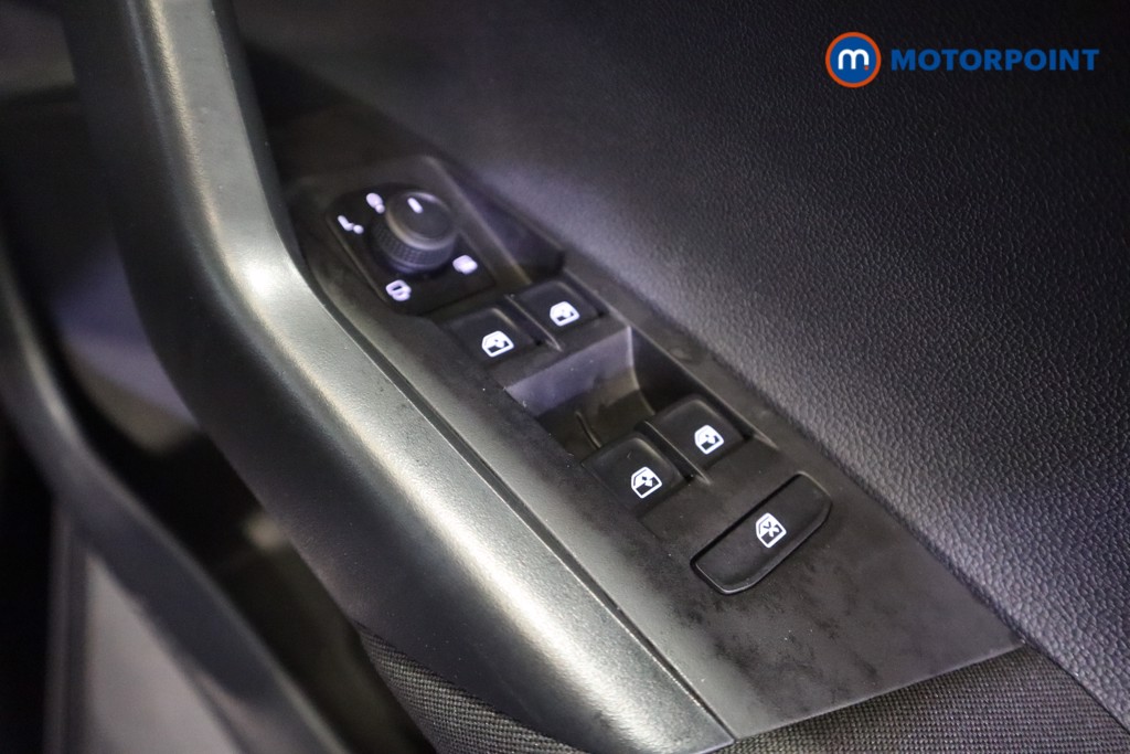 Volkswagen Polo Life Manual Petrol Hatchback - Stock Number (1565419) - 4th supplementary image