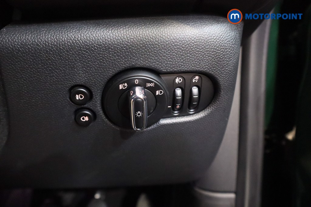 Mini Hatchback Cooper Classic Manual Petrol Hatchback - Stock Number (1571635) - 6th supplementary image