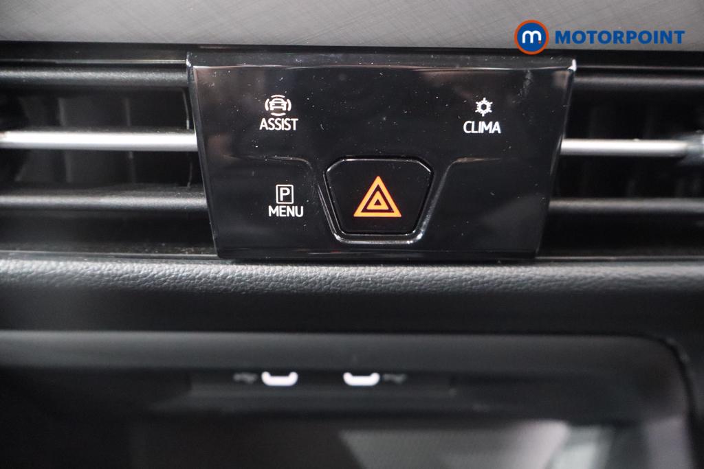 Volkswagen Golf Life Automatic Diesel Hatchback - Stock Number (1512072) - 13th supplementary image