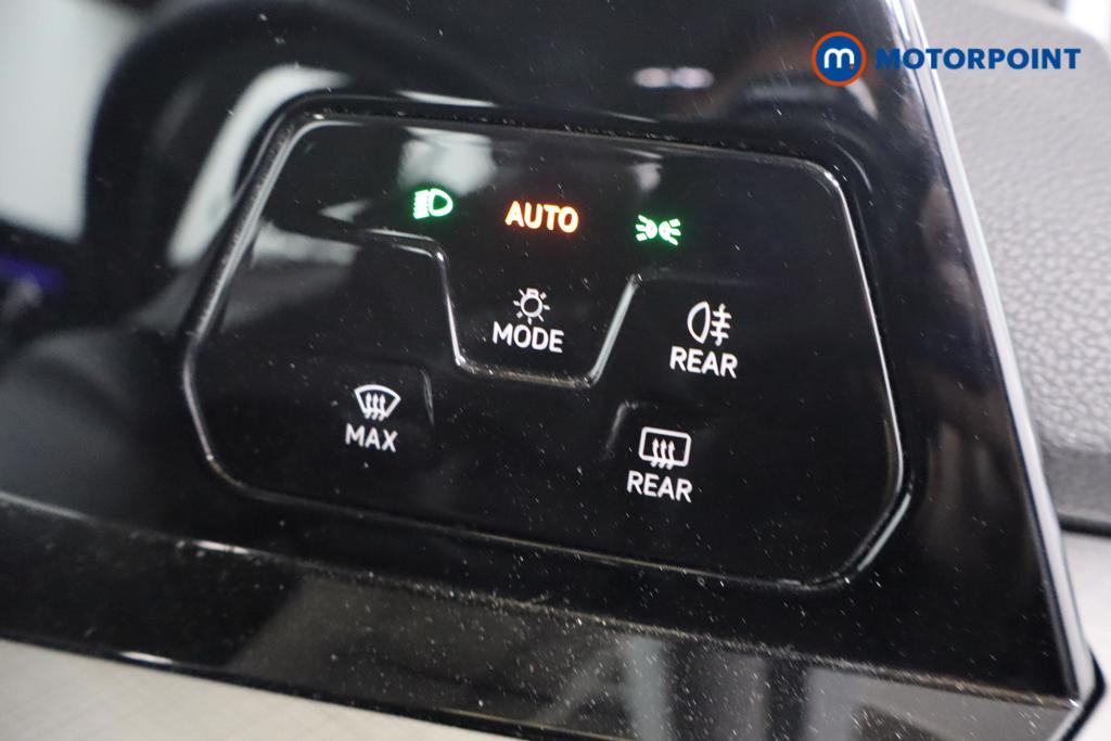 Volkswagen Golf Life Automatic Diesel Hatchback - Stock Number (1512072) - 14th supplementary image