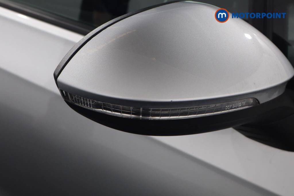 Volkswagen Golf Life Automatic Diesel Hatchback - Stock Number (1512072) - 21st supplementary image