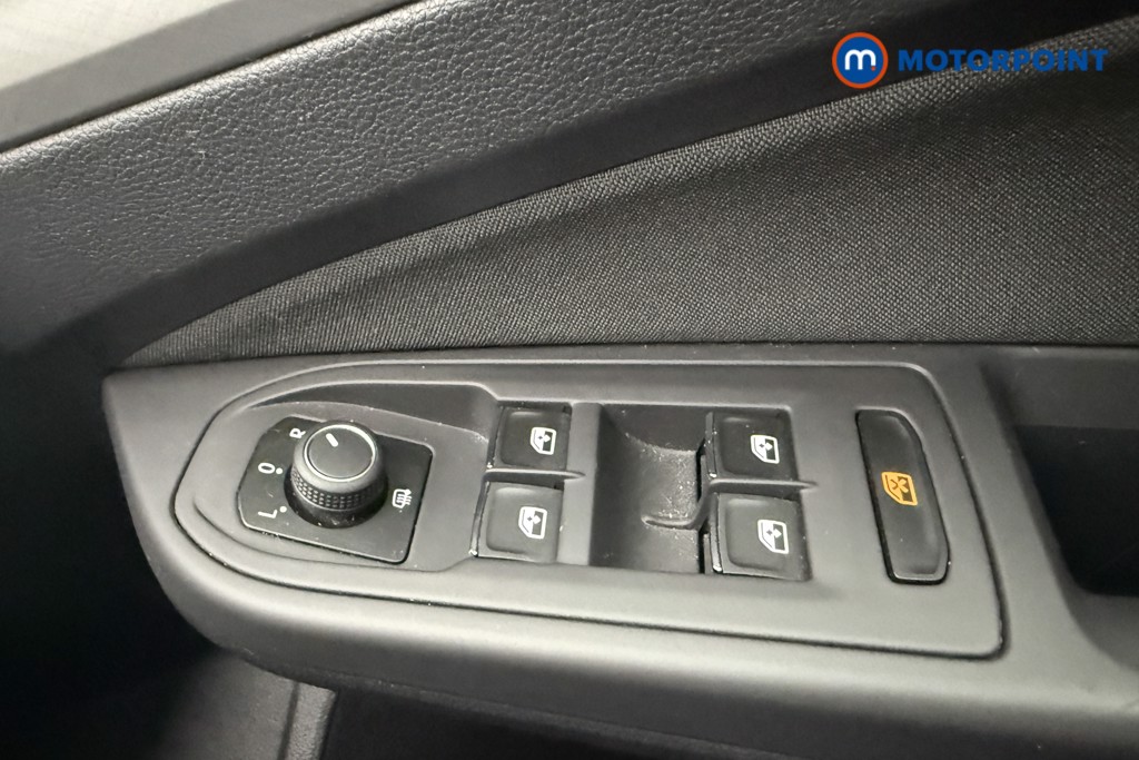 Volkswagen Golf Life Manual Petrol Hatchback - Stock Number (1551086) - 15th supplementary image