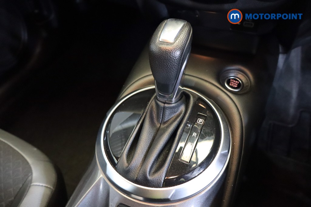 Nissan Juke N-Connecta Automatic Petrol SUV - Stock Number (1564985) - 12th supplementary image