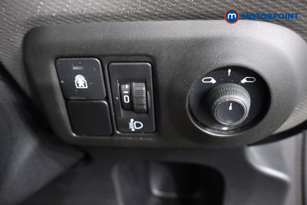Citroen C4 Cactus Flair Manual Petrol SUV - Stock Number (1565972) - 17th supplementary image