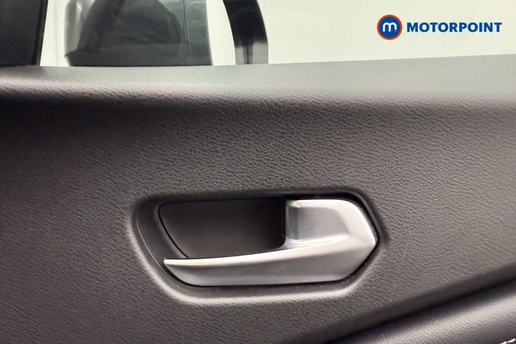 Nissan Juke N-Connecta Manual Petrol SUV - Stock Number (1566110) - 16th supplementary image