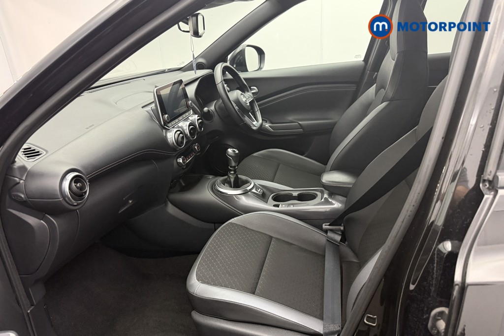 Nissan Juke N-Connecta Manual Petrol SUV - Stock Number (1566110) - 1st supplementary image