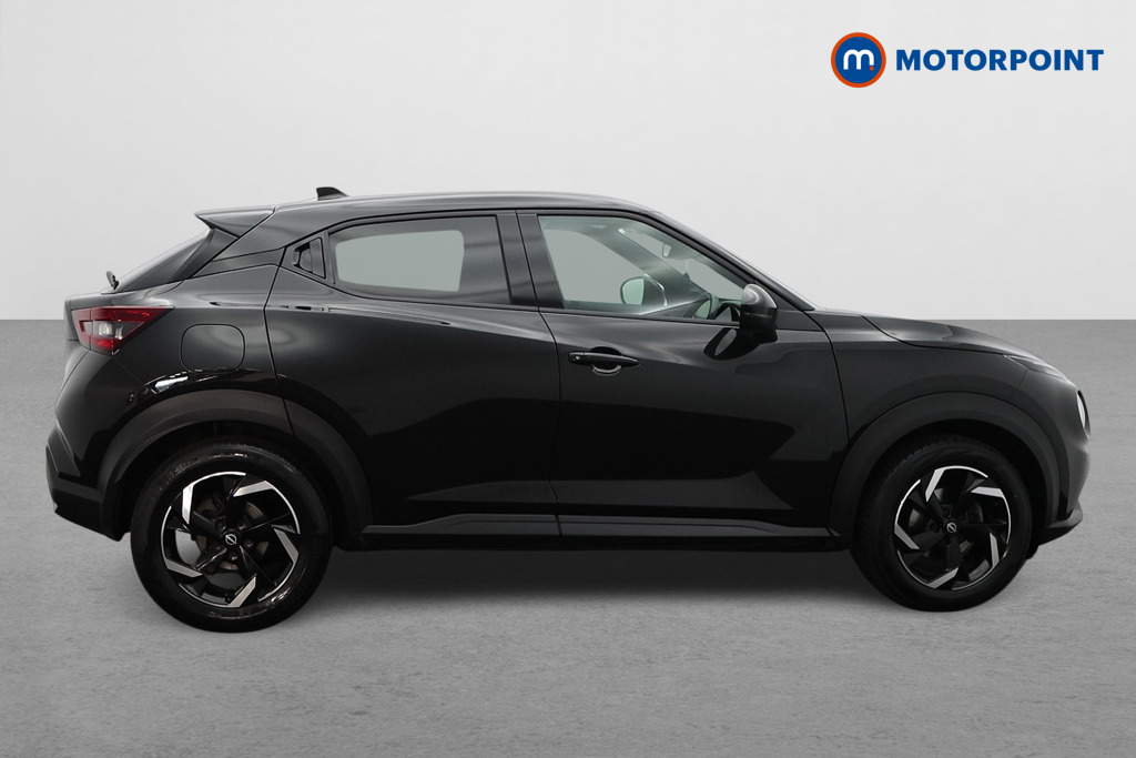 Nissan Juke N-Connecta Manual Petrol SUV - Stock Number (1566110) - Drivers side