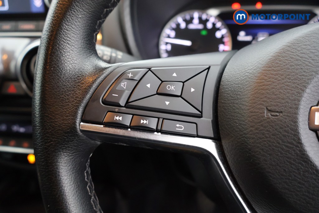 Nissan Juke N-Connecta Manual Petrol SUV - Stock Number (1566134) - 3rd supplementary image