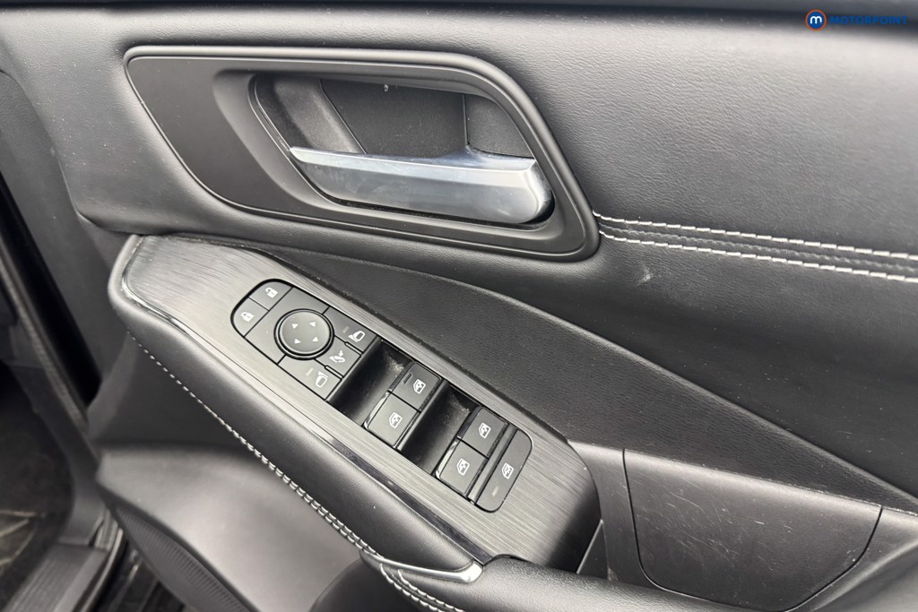 Nissan Qashqai N-Connecta Manual Petrol SUV - Stock Number (1566410) - 20th supplementary image
