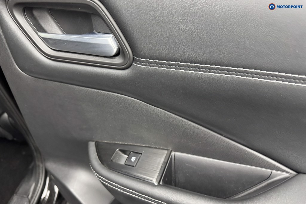 Nissan Qashqai N-Connecta Manual Petrol SUV - Stock Number (1566410) - 22nd supplementary image