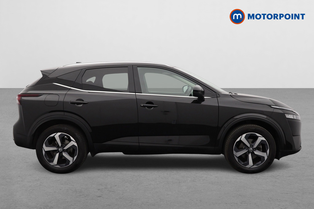 Nissan Qashqai N-Connecta Manual Petrol SUV - Stock Number (1566410) - Drivers side