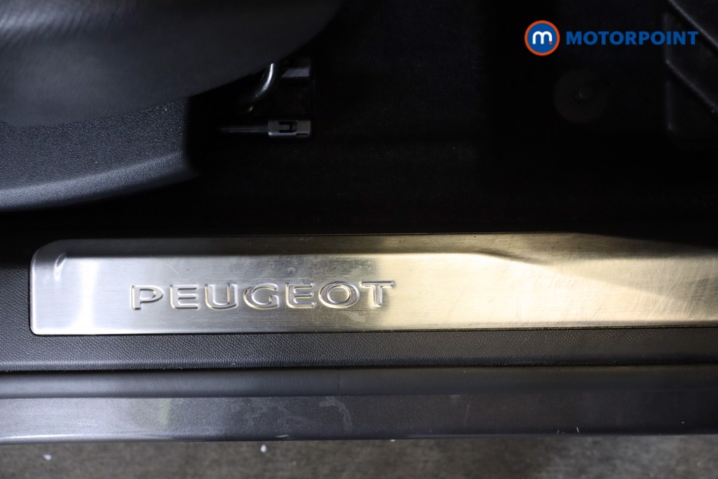 Peugeot 3008 GT Manual Diesel SUV - Stock Number (1566835) - 18th supplementary image