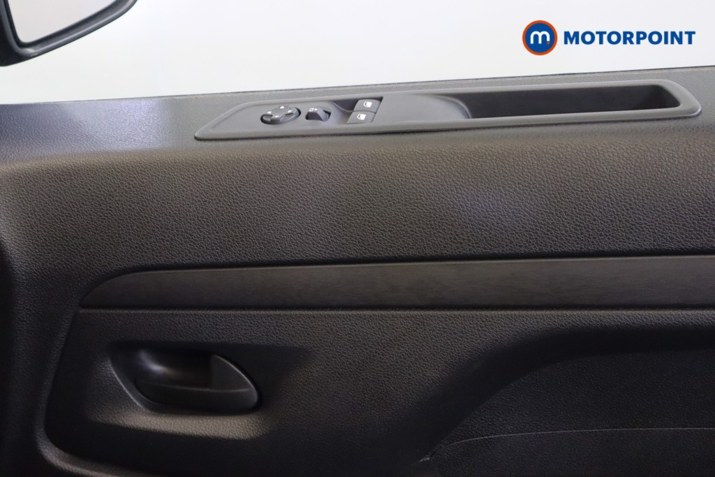 Vauxhall Vivaro PRO Manual Diesel Panel Van - Stock Number (1567172) - 14th supplementary image