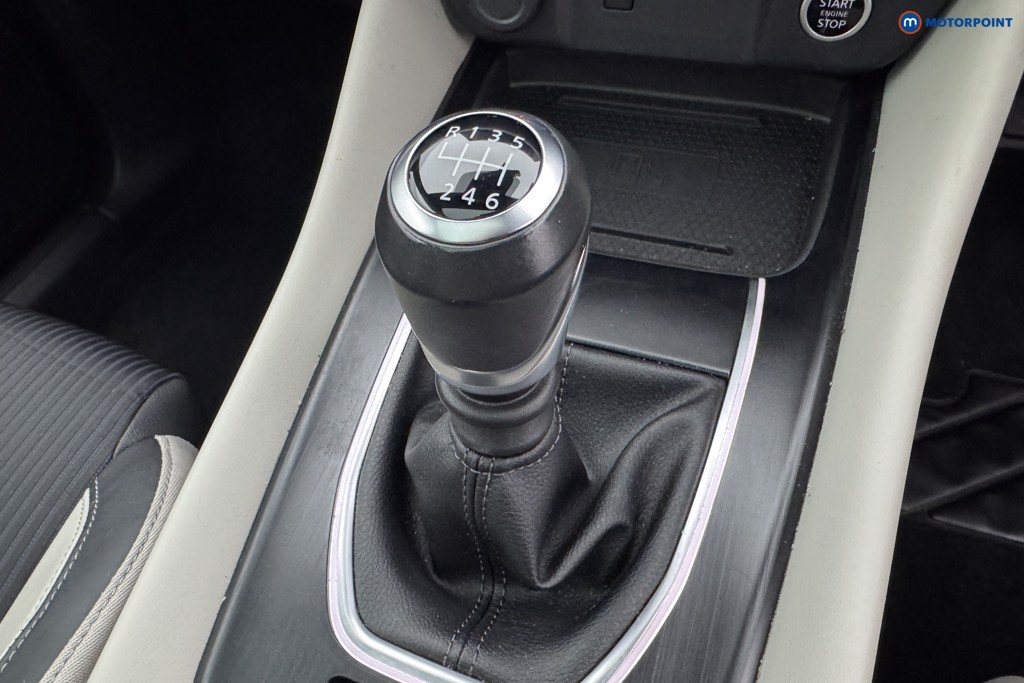 Nissan Qashqai Tekna Manual Petrol SUV - Stock Number (1567400) - 15th supplementary image