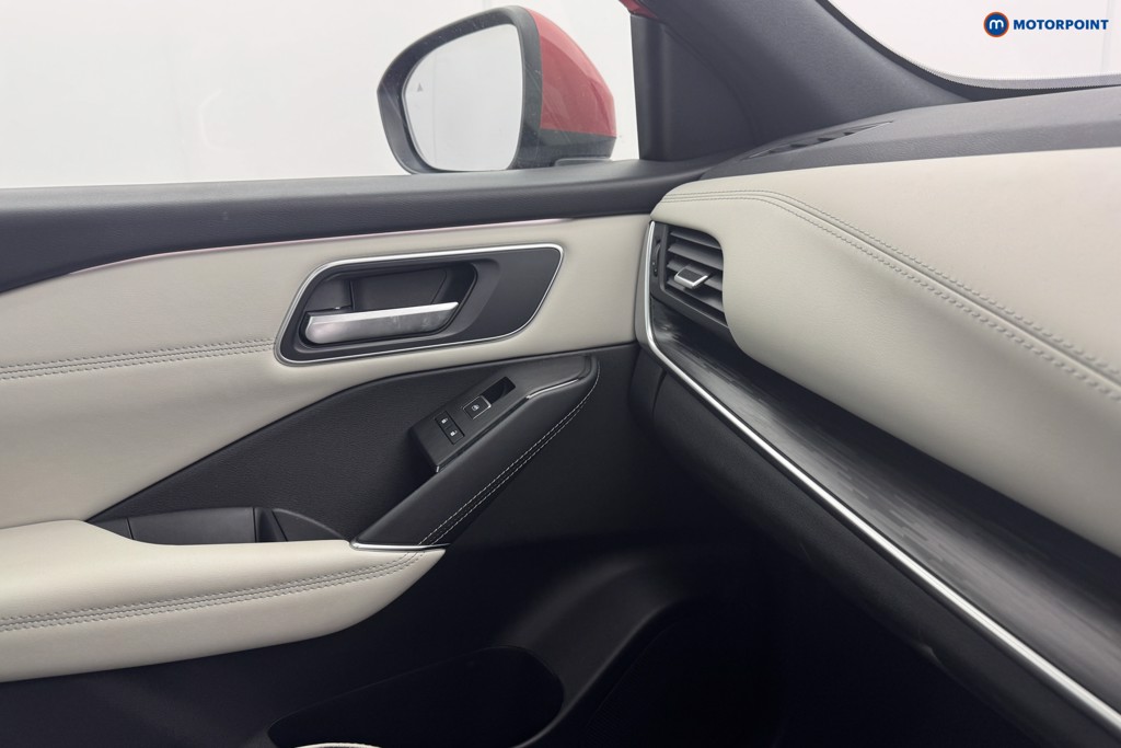 Nissan Qashqai Tekna Manual Petrol SUV - Stock Number (1567400) - 18th supplementary image
