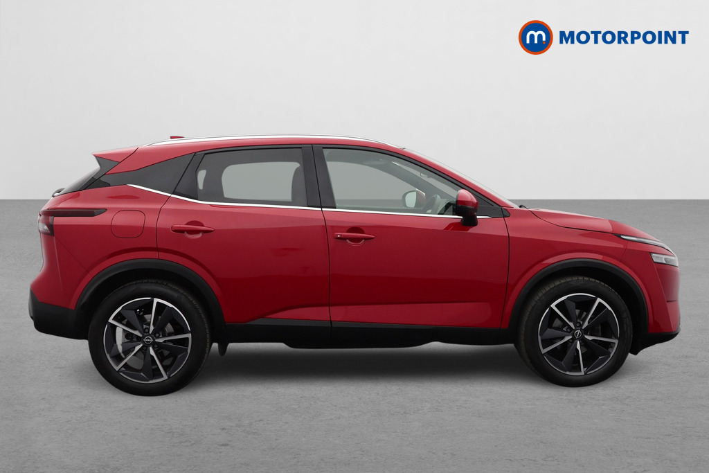 Nissan Qashqai Tekna Manual Petrol SUV - Stock Number (1567400) - Drivers side