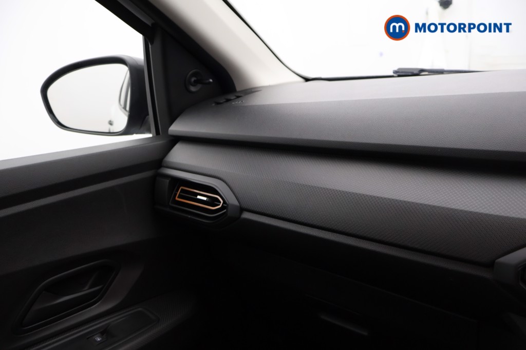 Dacia Sandero Stepway Essential Manual Petrol Hatchback - Stock Number (1567468) - 8th supplementary image