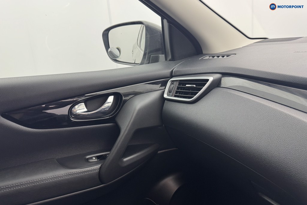 Nissan Qashqai Acenta Premium Automatic Petrol SUV - Stock Number (1567579) - 18th supplementary image