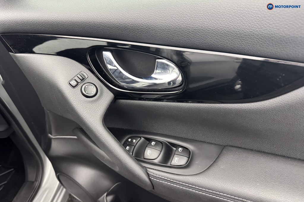 Nissan Qashqai Acenta Premium Automatic Petrol SUV - Stock Number (1567579) - 23rd supplementary image