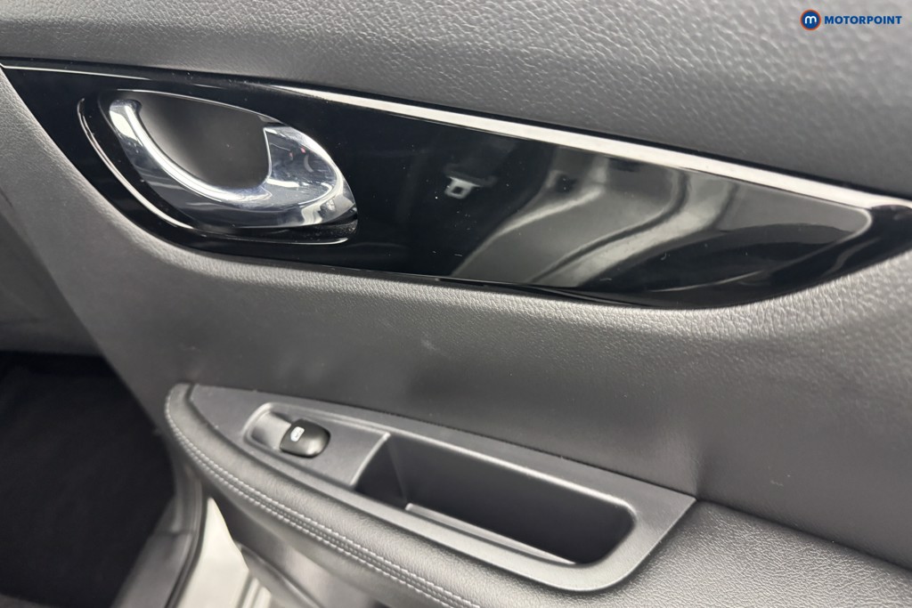 Nissan Qashqai Acenta Premium Automatic Petrol SUV - Stock Number (1567579) - 25th supplementary image