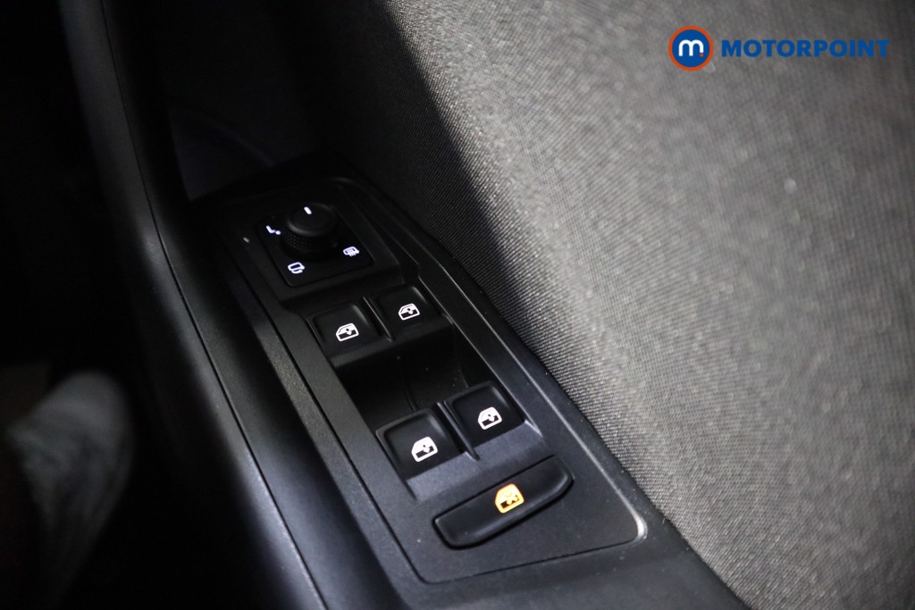 Volkswagen T-Roc Life Manual Petrol SUV - Stock Number (1568598) - 6th supplementary image