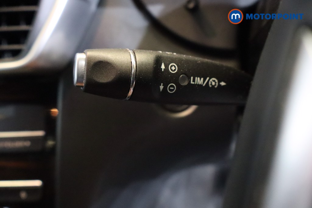 Infiniti Q30 Premium Tech Manual Diesel Hatchback - Stock Number (1569297) - 19th supplementary image