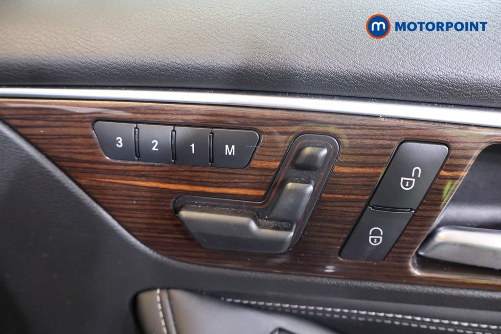 Infiniti Q30 Premium Tech Manual Diesel Hatchback - Stock Number (1569297) - 21st supplementary image