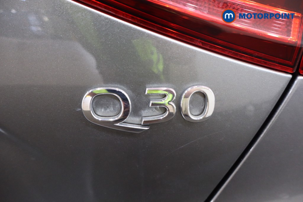 Infiniti Q30 Premium Tech Manual Diesel Hatchback - Stock Number (1569297) - 37th supplementary image
