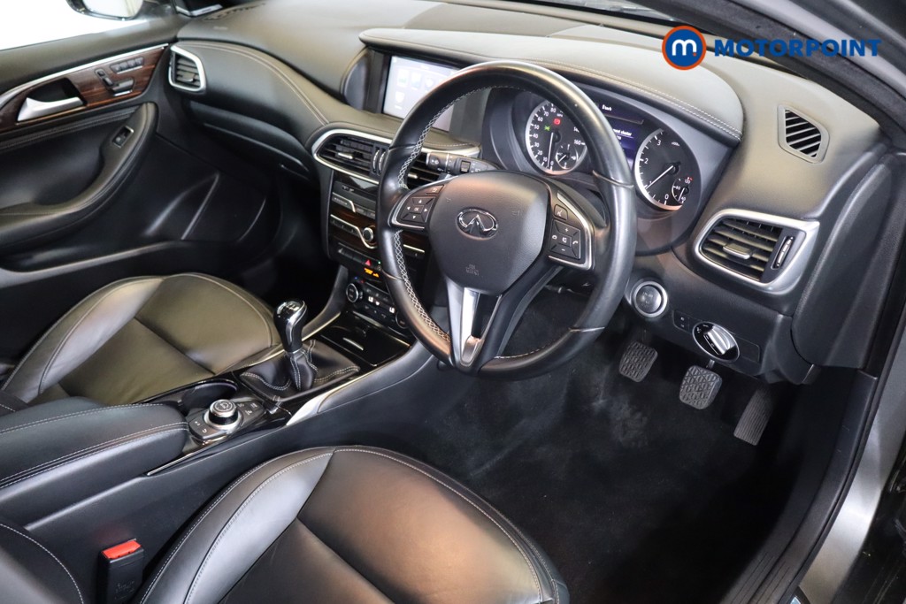Infiniti Q30 Premium Tech Manual Diesel Hatchback - Stock Number (1569297) - 1st supplementary image