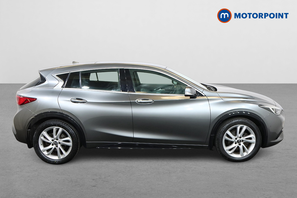 Infiniti Q30 Premium Tech Manual Diesel Hatchback - Stock Number (1569297) - Drivers side