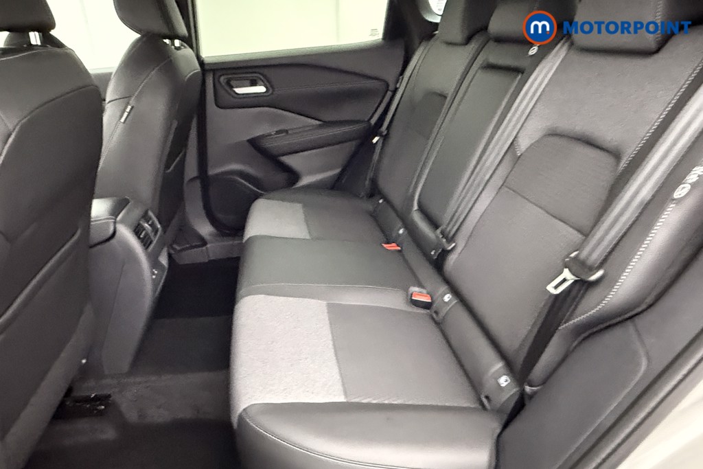 Nissan Qashqai N-Connecta Automatic Petrol SUV - Stock Number (1569468) - 23rd supplementary image