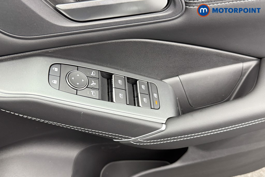 Nissan Qashqai N-Connecta Automatic Petrol SUV - Stock Number (1569469) - 15th supplementary image