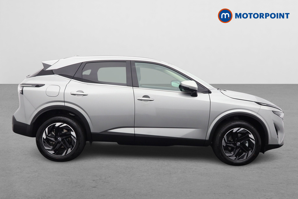 Nissan Qashqai N-Connecta Automatic Petrol SUV - Stock Number (1569469) - Drivers side