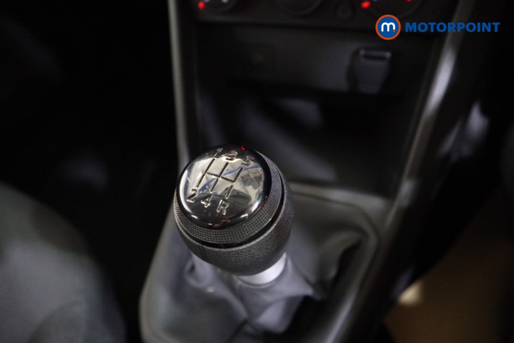Dacia Sandero Essential Manual Petrol Hatchback - Stock Number (1569685) - 8th supplementary image
