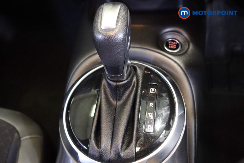 Nissan Juke N-Connecta Automatic Petrol SUV - Stock Number (1569836) - 5th supplementary image