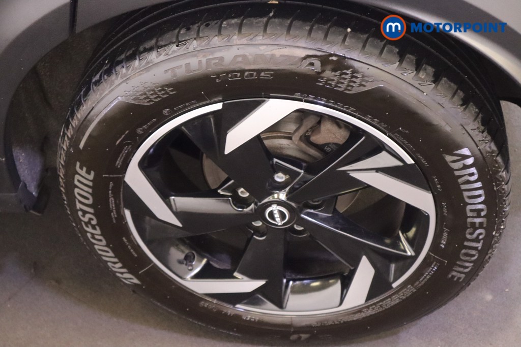 Nissan Juke N-Connecta Automatic Petrol SUV - Stock Number (1569836) - 9th supplementary image