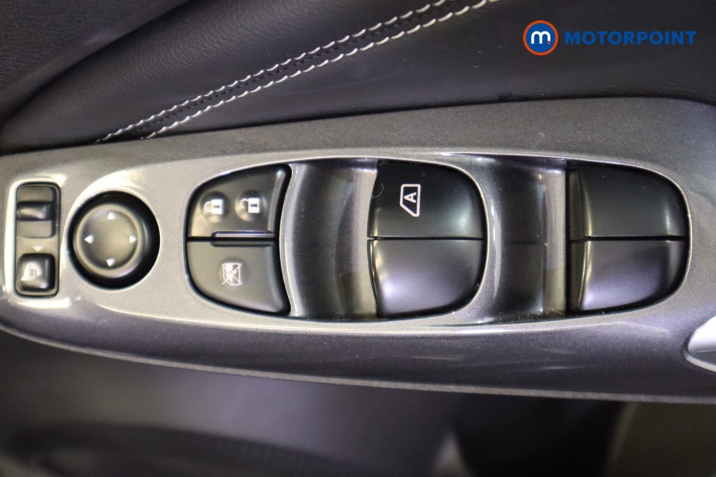 Nissan Juke N-Connecta Automatic Petrol SUV - Stock Number (1569836) - 15th supplementary image